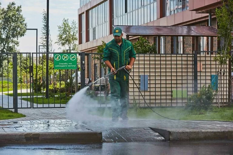 Работник управляющей компании