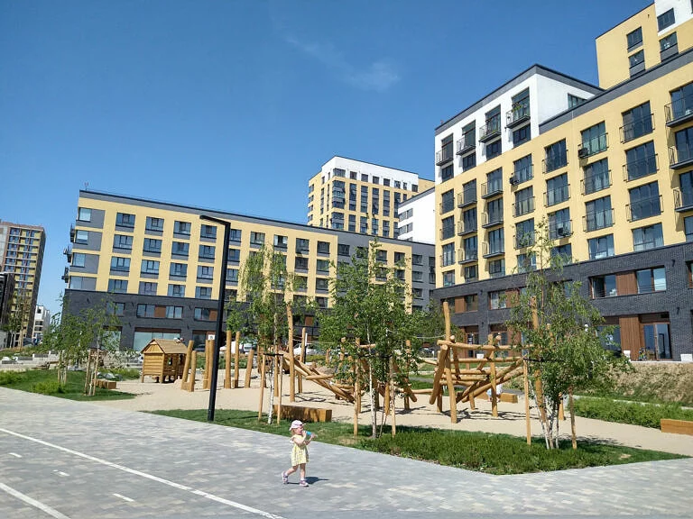 ЖК Европейский берег, детская площадка у набережной 1